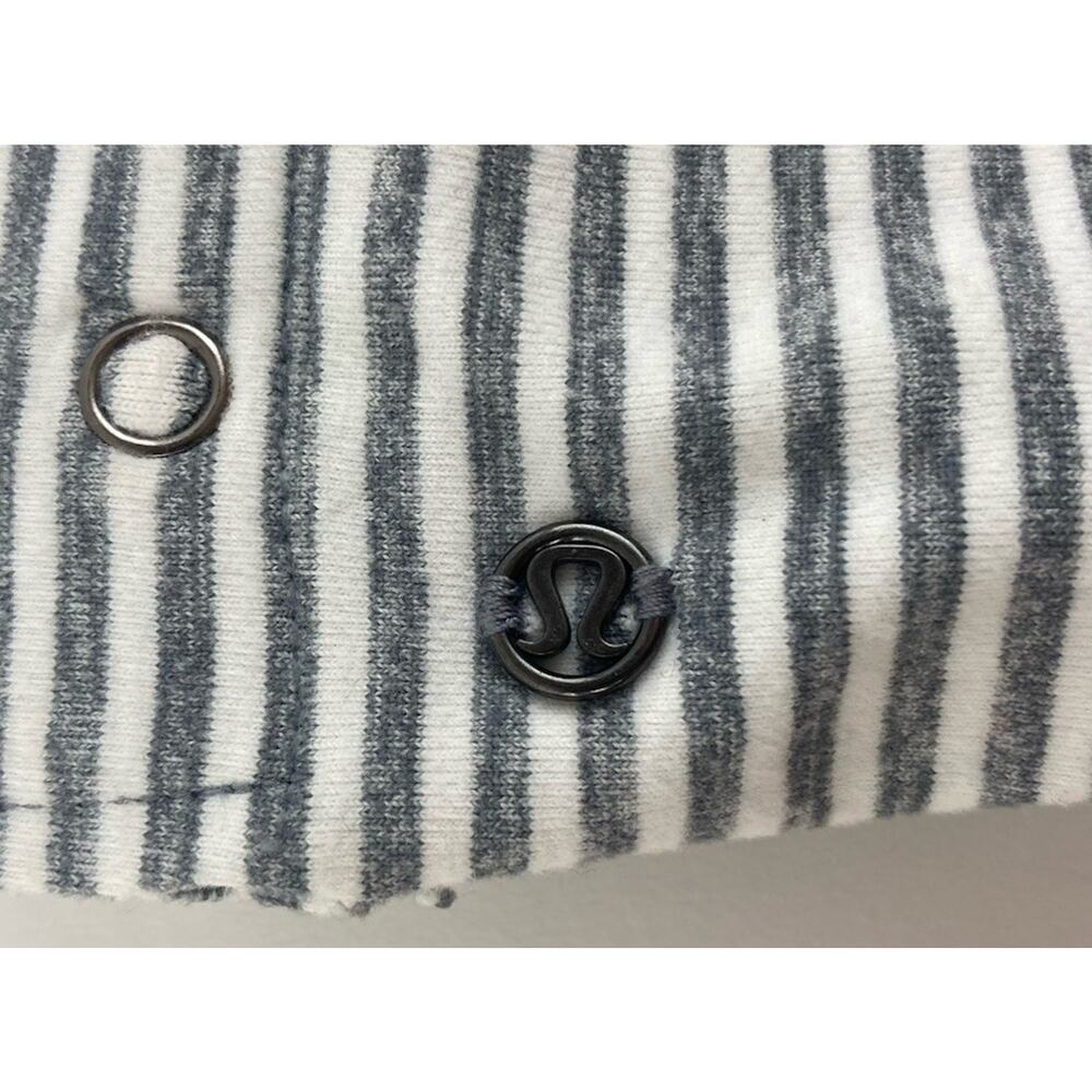 Lululemon Snap Scarf Shawl Wrap One Size Grey Gray White Stripe Vinyasa Infinity - Picture 3 of 8